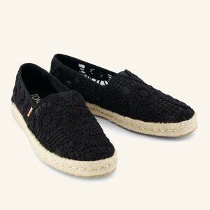 TOMS Black Alpargata Rope Espadrille in Black Posy Lace NWT
